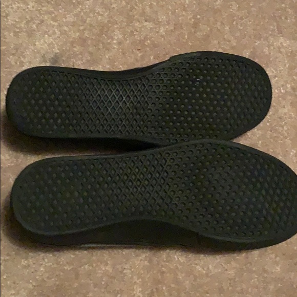 Vans - Picture 2 of 4